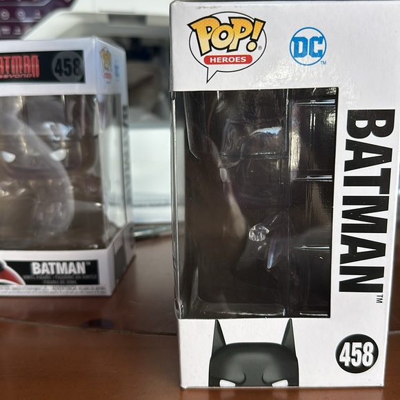 Funko Pop Exclusive Pop! DC Heroes #458 Batman Beyond CHASE Edition W/Protector. - Picture 2 of 8